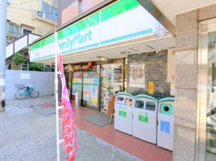 コンビニ　ファミリーマート 南蒲田店（コンビニ）まで245m