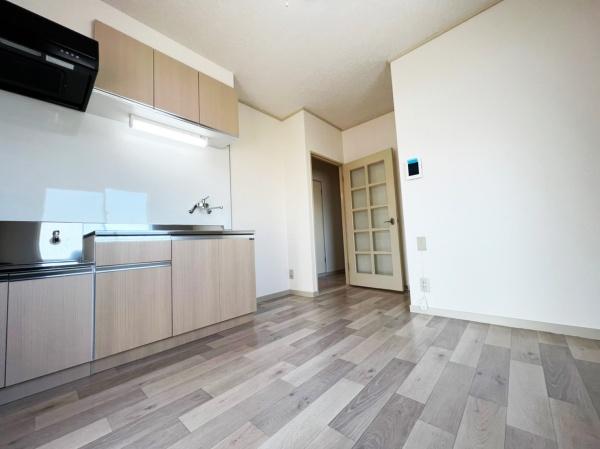 居室・リビング　☆☆明るい角部屋☆☆