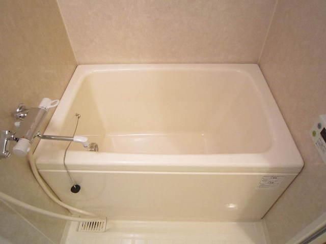 バス・シャワールーム　浴室乾燥機付きバス