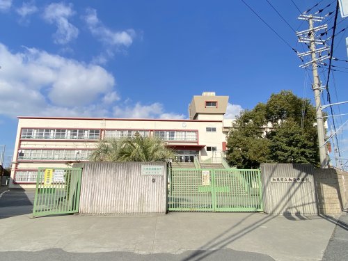 中学校　和泉市立和泉中学校（中学校）まで5243m