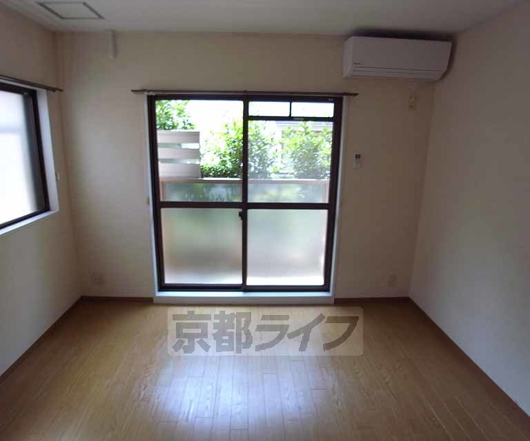 居室・リビング　きれいなお部屋です