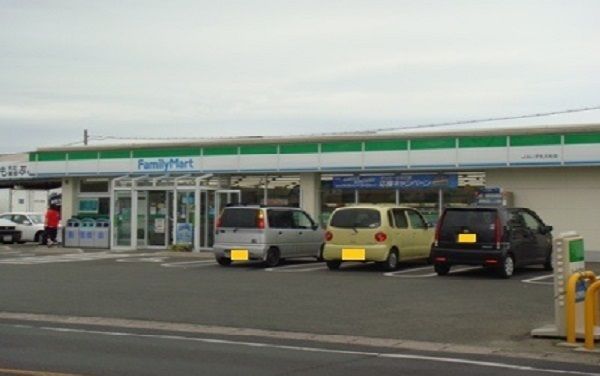 コンビニ　ファミリーマートＪＡいずも大社（コンビニ）まで1400m