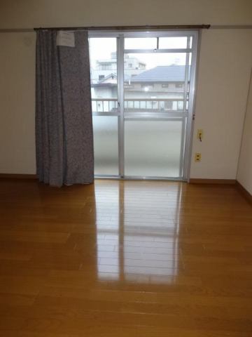 奥村ハイツの居間写真
