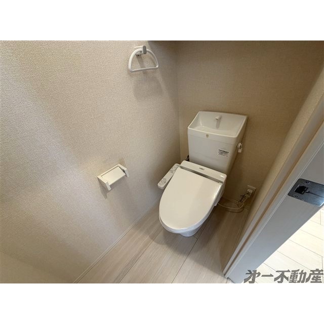 トイレ　温水洗浄暖房便座