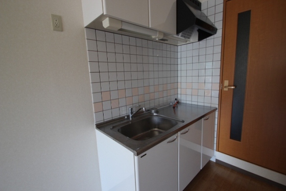 キッチン　※他部屋の写真です。現況優先