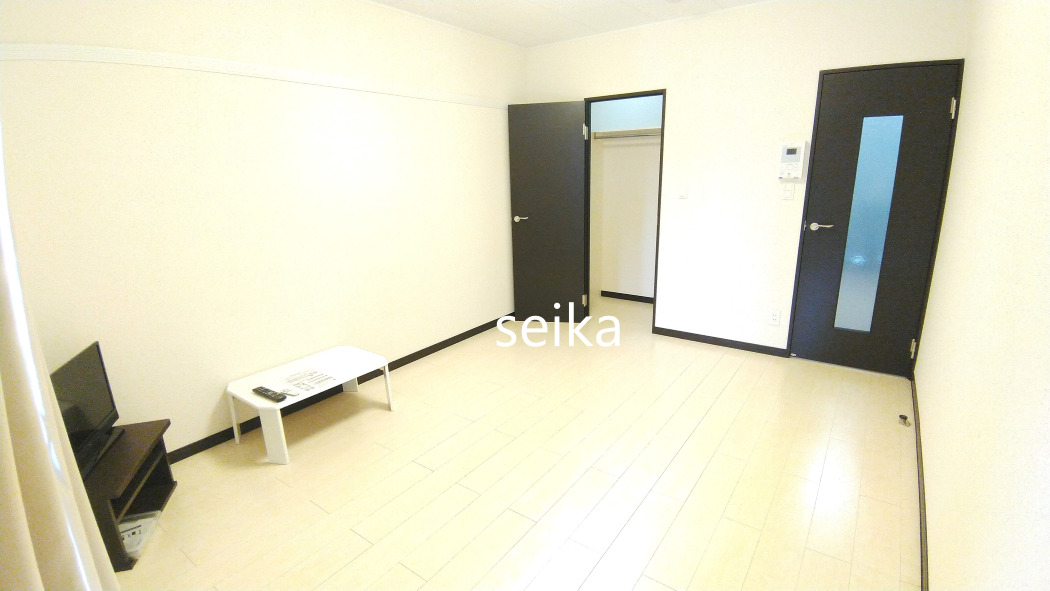 居室・リビング　建具の色は異なる場合がございます