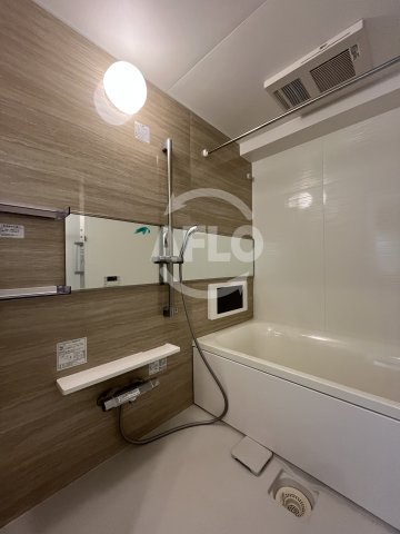 バス・シャワールーム　プレジオ江坂ROUGE　浴室