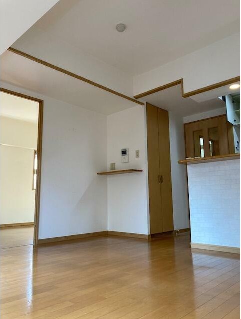 居室・リビング　使いやすい形の為、レイアウトを楽しめます♪