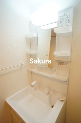 洗面設備　身支度に欠かせない独立洗面台♪