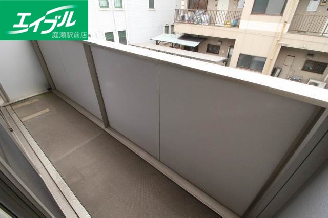 バルコニー　広々バルコニー