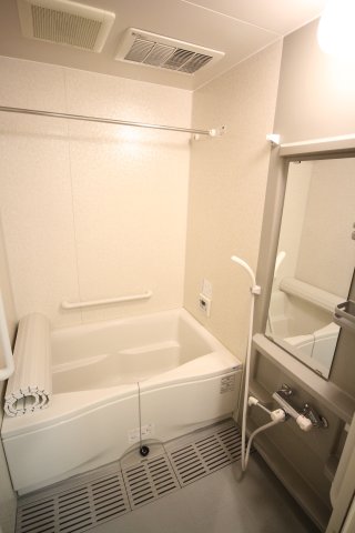 バス・シャワールーム　お風呂で日々の疲れを落としましょう