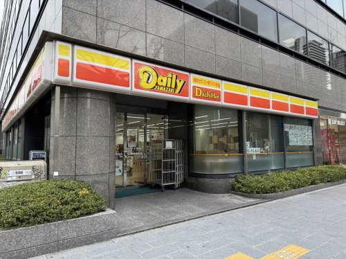コンビニ　デイリーヤマザキ 御堂筋本町店（コンビニ）まで211m