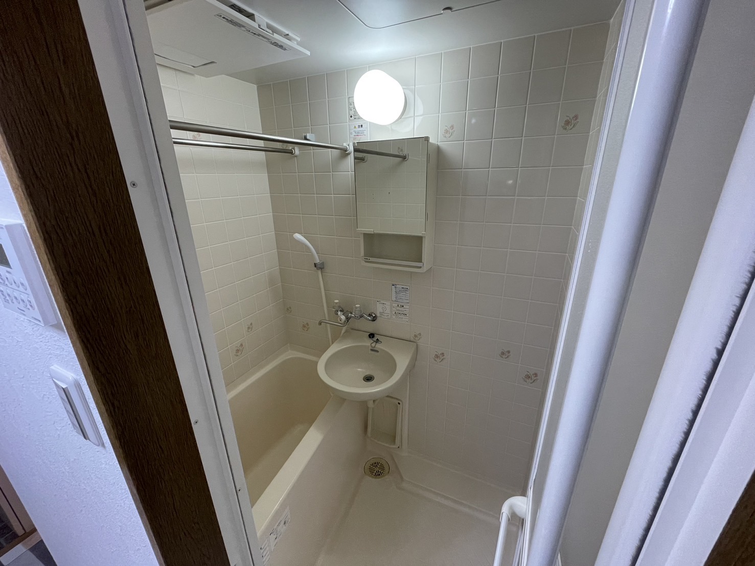 バス・シャワールーム　バストイレ別