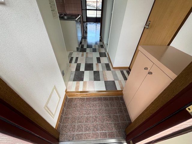 玄関　下駄箱付です