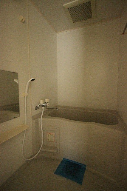 バス・シャワールーム　同物件別号室のものです。