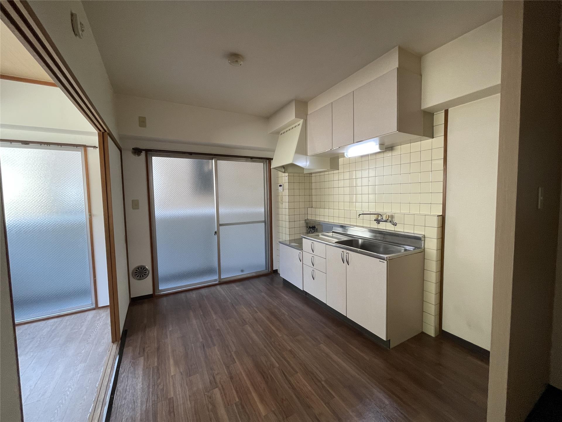 居室・リビング　バルコニーに直接出られるDK7帖♪