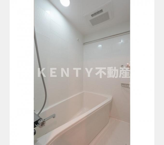 バス・シャワールーム　落ち着いた空間のお風呂です