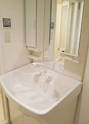 洗面設備　別部屋の画像を使用しております。