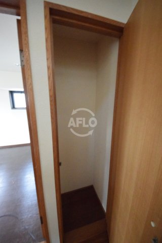 収納　プリエール島之内　物入