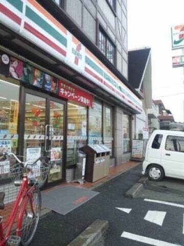 コンビニ　セブンイレブン福大片江店（コンビニ）まで166m