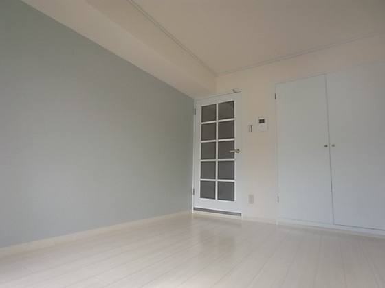 居室・リビング　※別号室の写真です