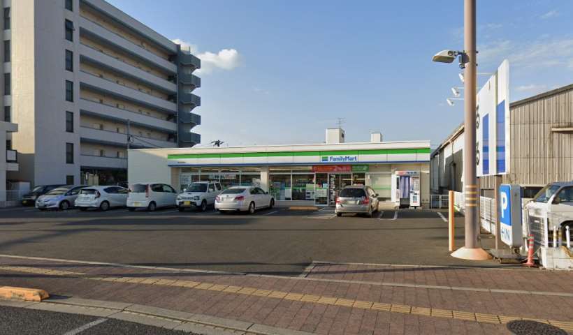 コンビニ　ファミリーマート岡山新屋敷店（コンビニ）まで667m