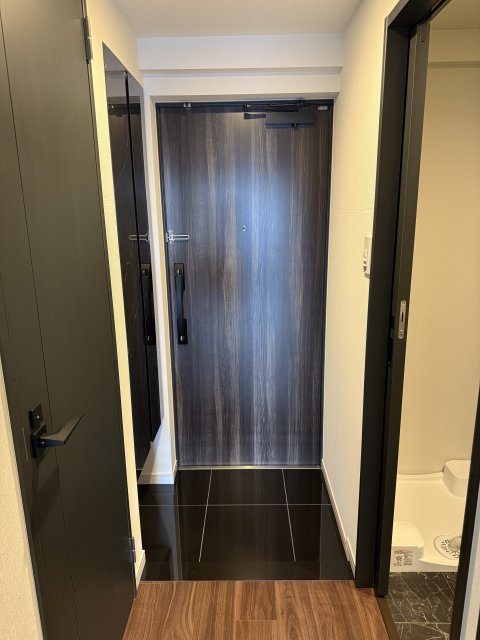 玄関　同物件別号室のものです。