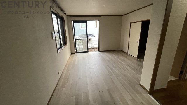 居室・リビング　２面採光のリビング！