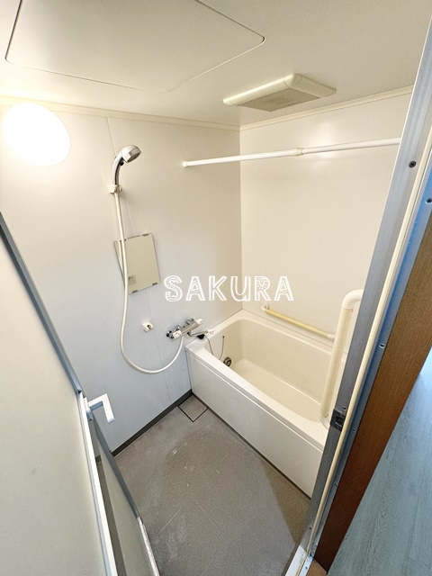 バス・シャワールーム　日々の疲れを癒すお風呂です♪