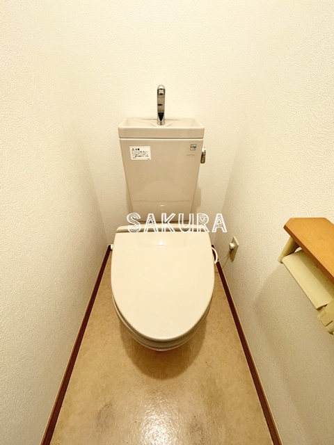 トイレ　落ち着いた色調のトイレです♪