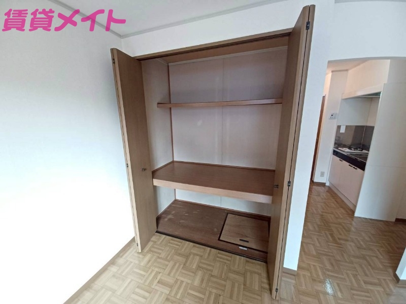 収納　同型参考写真