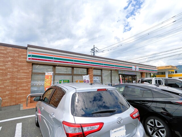 コンビニ　セブンイレブン甲府国玉店　徒歩９分（コンビニ）まで650m