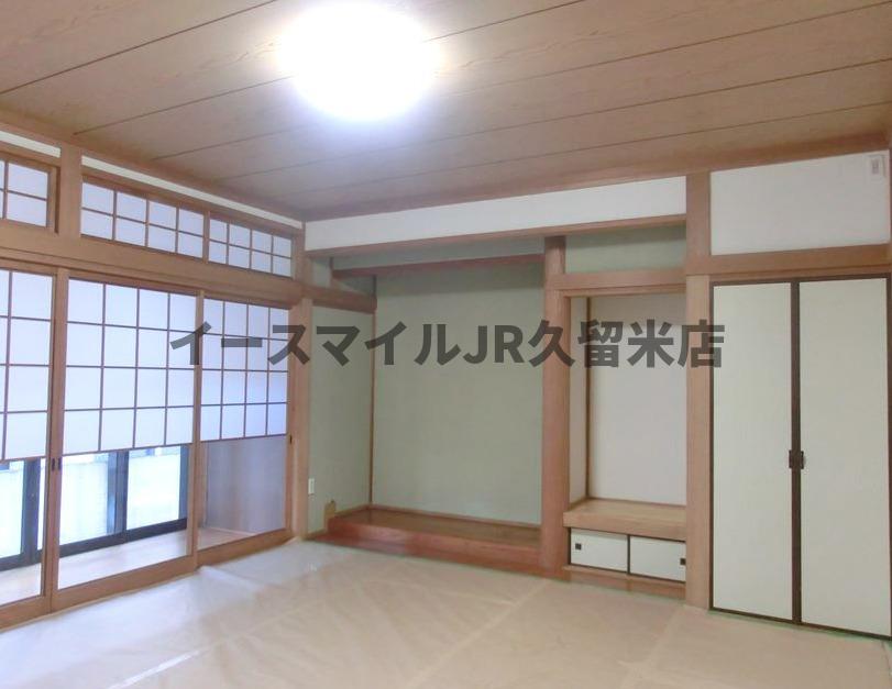 居室・リビング　畳の上でゆっくりとくつろげる和室です