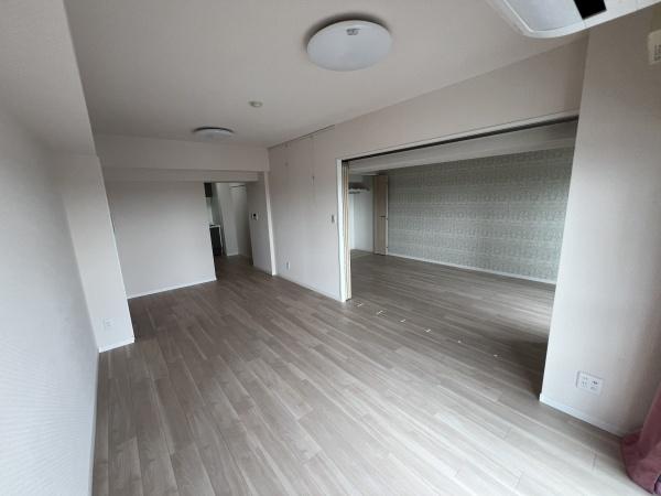 プロムナード仲町台 3号棟の居間写真