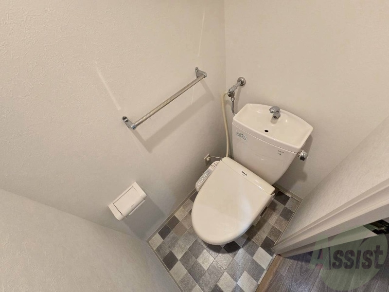 トイレ　こちらはトイレです。清潔感があり、安心して使用できます。