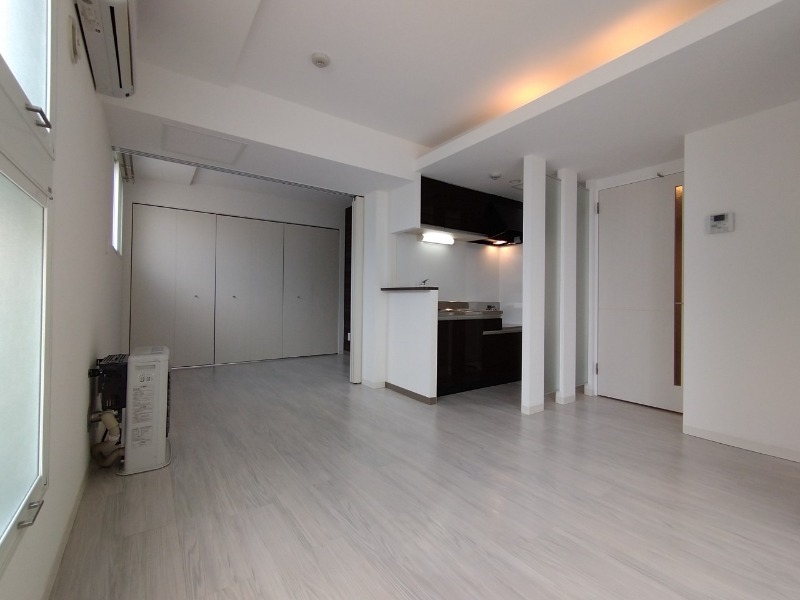 居室・リビング　広くてキレイなお部屋が広がっていて、充実した生活が送れそう。