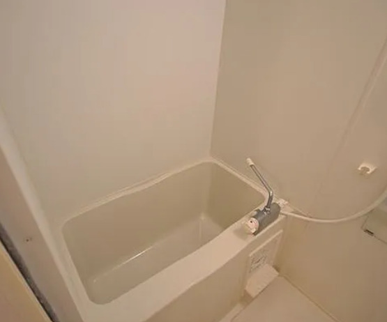 バス・シャワールーム　別部屋の画像を使用しております。