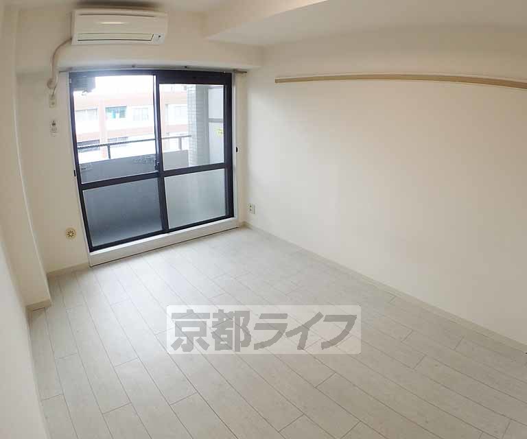 居室・リビング　フローリングが綺麗なお部屋です