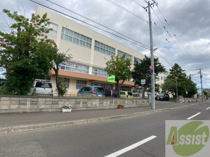 中学校　札幌市立新川中学校（中学校）まで1429m