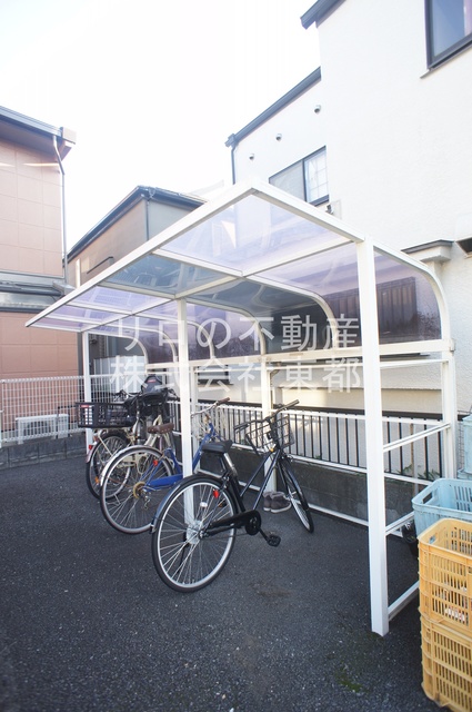 その他共有部分　雨の日でも安心☆屋根付の駐輪場です☆