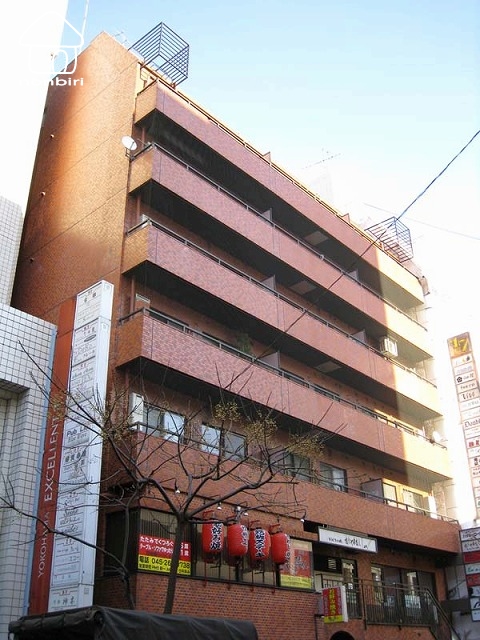 建物外観　代表的なライオンズマンションのレンガ色です