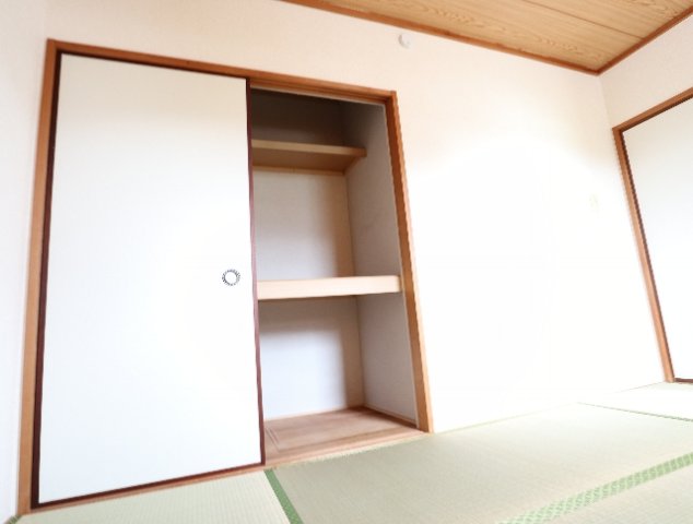 収納　柔らかい畳が心地よい和室
