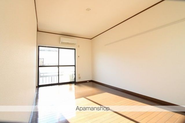 ＪＲ鹿児島本線 春日駅 徒歩17分 2階建 築32年の居間写真