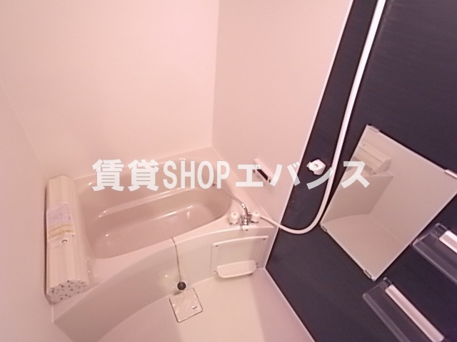 バス・シャワールーム　ゆったり過ごせるお風呂です