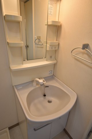 洗面設備　同型参考写真