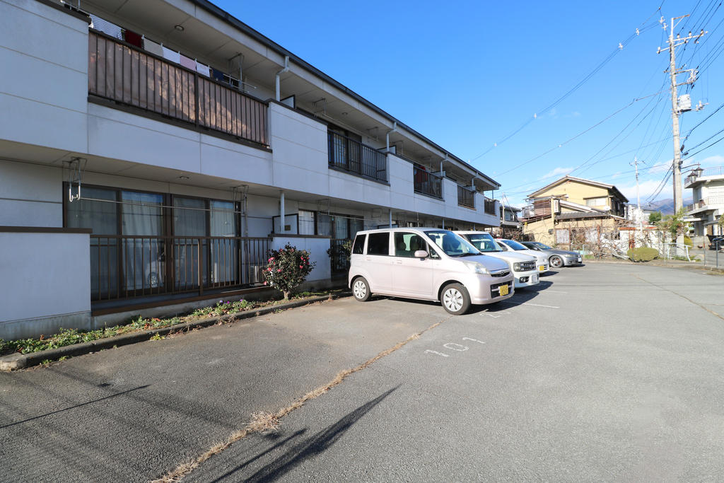 【川合ハイツの駐車場】