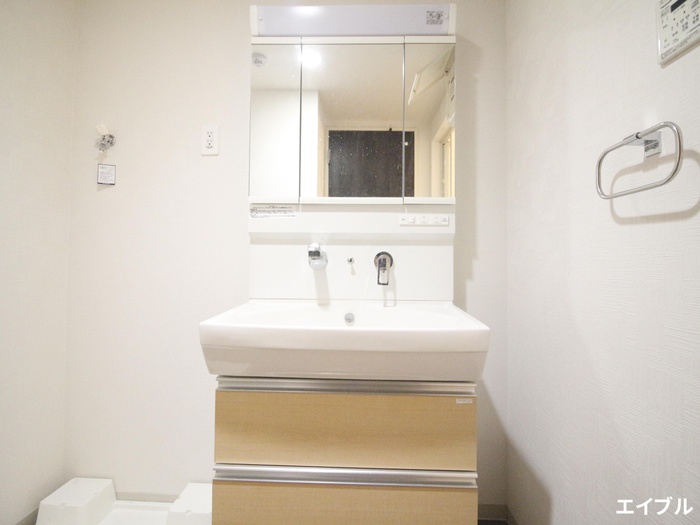 洗面設備　※別のお部屋の写真になります。