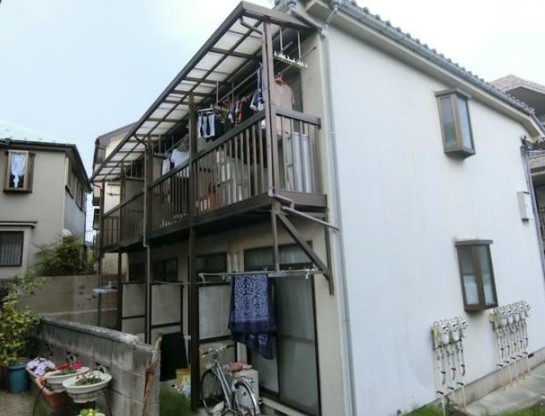 横浜市神奈川区羽沢南のアパートの建物外観