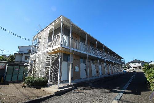 【レオパレスジュネスの建物外観】