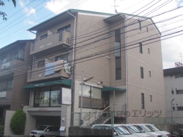 京都市左京区聖護院蓮華蔵町のマンションの建物外観